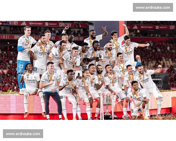 足球比赛全场攻防博弈与战术较量精彩回顾解析深度剖析与关键瞬间盘点 - 副本 (2) - 副本