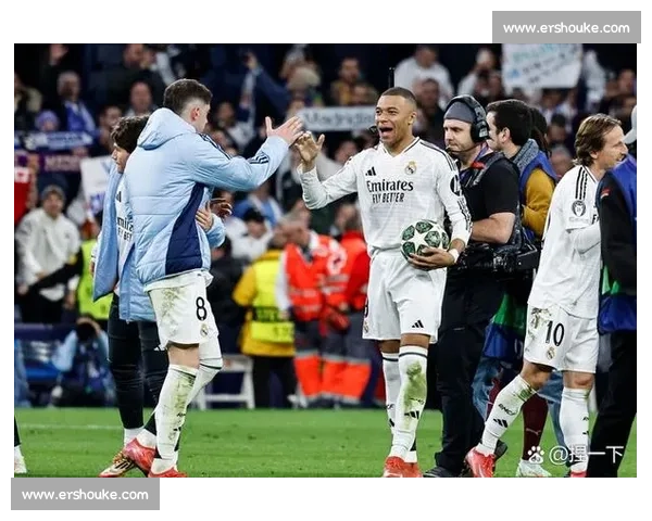 欧冠经典对决回顾:那些令人热血沸腾的瞬间解析 欧冠经典对决回顾:那些令人热血沸腾的瞬间解析