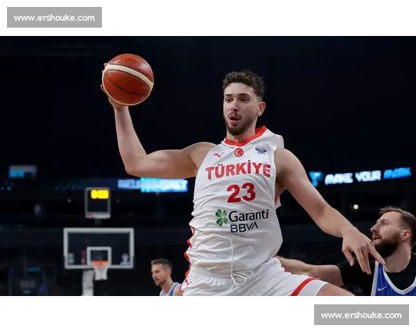 全场精彩对决回顾篮板拼抢与关键时刻瞬间解析 - 副本 全场精彩对决回顾篮板拼抢与关键时刻瞬间解析 - 副本