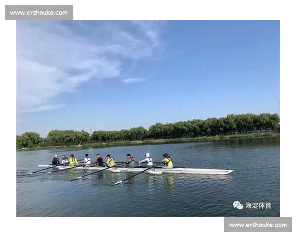 激烈角逐激情飞扬 皮划艇比赛展现水上速度与力量的完美结合 - 副本 - 副本 (2)